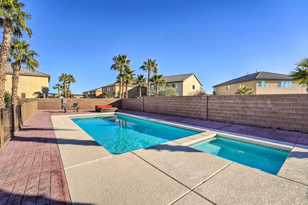 Las Vegas Home With Pool And Hot Tub, 9 Mi To Strip! Exterior photo